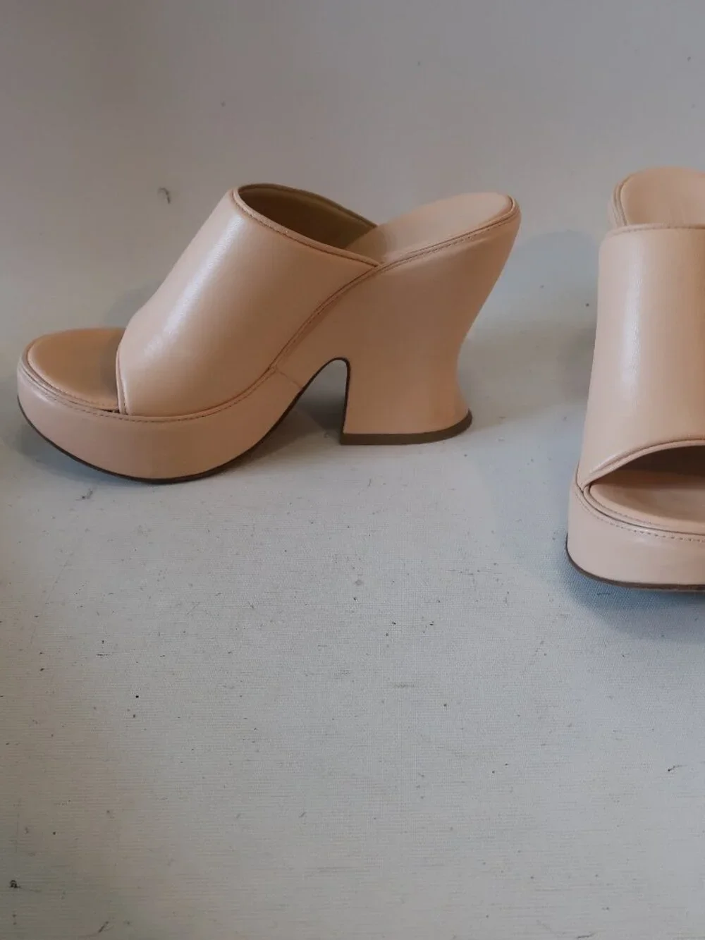 Authentic Bottega Veneta Lagoon Platform Slide Leather Sculpt Heels 40 US/10